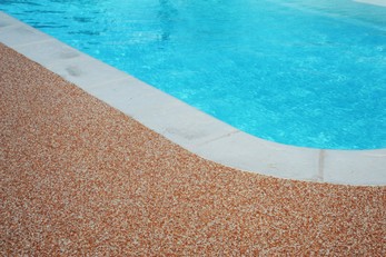 granulat-de-marbre-piscine.jpg